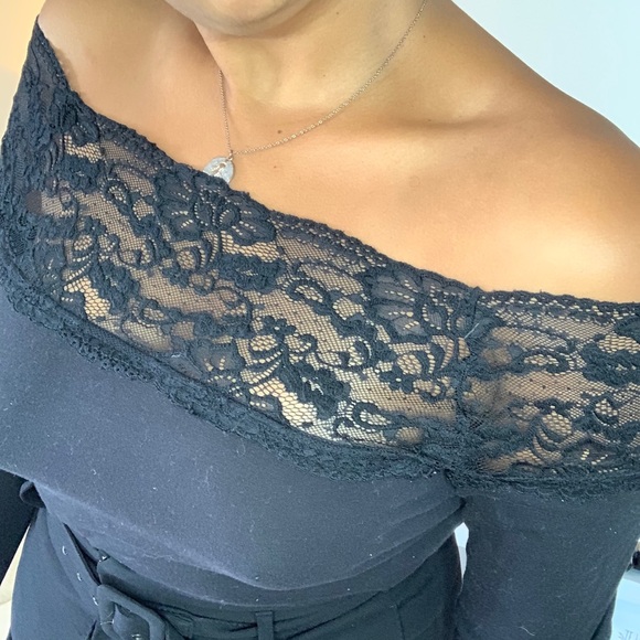 Shoulder to shoulder top - Picture 2 of 3